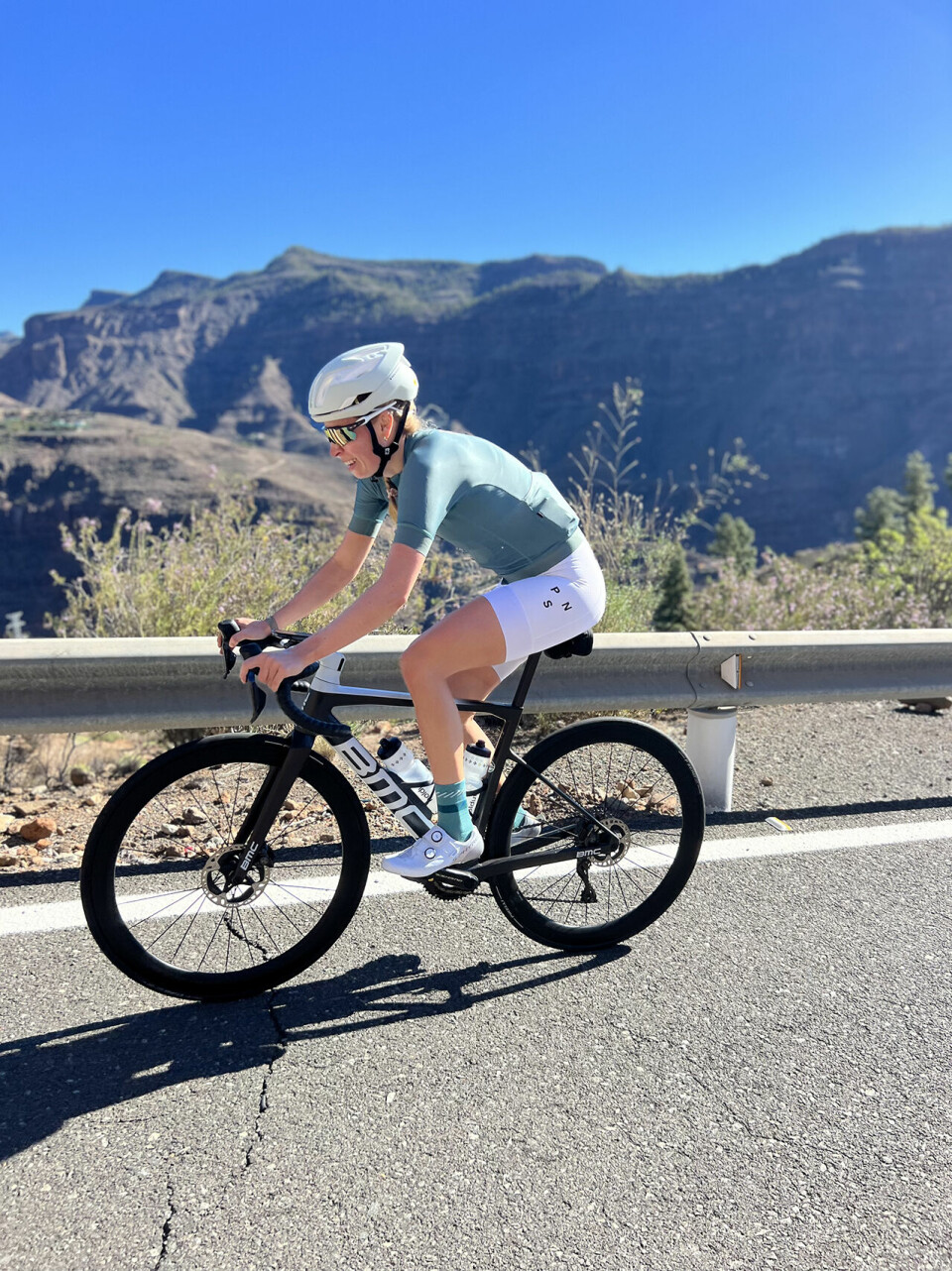 Triatleten Emilie Klev Bergheim satser for fullt mot Alpsman Xtreme Triathlon Granca 2024 1.jpg