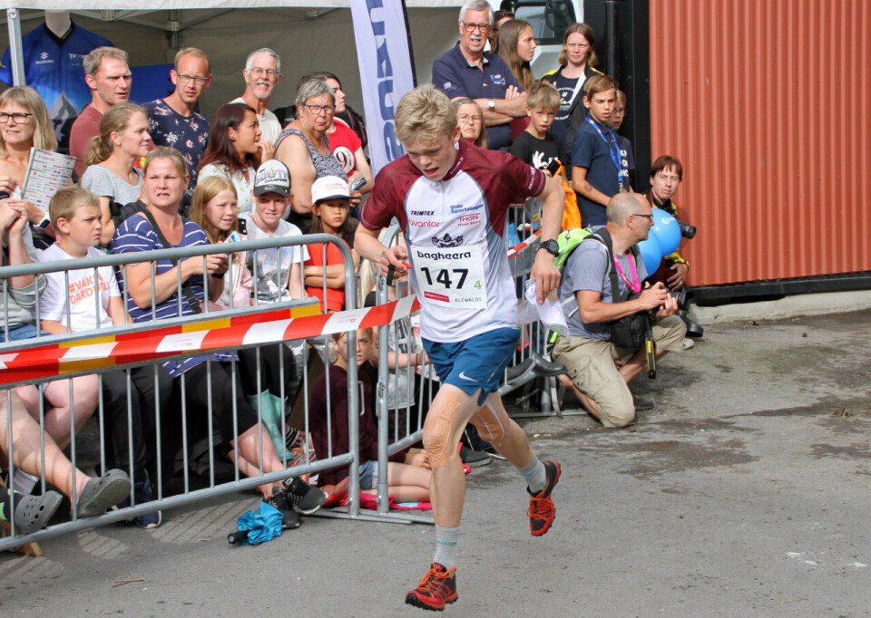 Her løper Nydalen SK's Kasper Bakken Ulseth laget inn til 5. plass. Her løper Nydalen SK's Kasper Bakken Ulseth laget inn til 5. plass.
