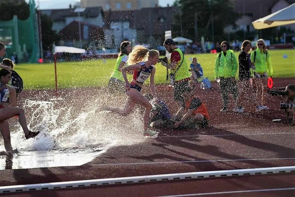 Med et sterkt løp og ny personlig rekord sikret Andrea Nygard Vie seg en flott sølvmedalje i EYOF torsdag kveld på 2000 meter hinder. (Foto: Einar Børve) Med et sterkt løp og ny personlig rekord sikret Andrea Nygard Vie seg en flott sølvmedalje i EYOF torsdag kveld på 2000 meter hinder. (Foto: Einar Børve)