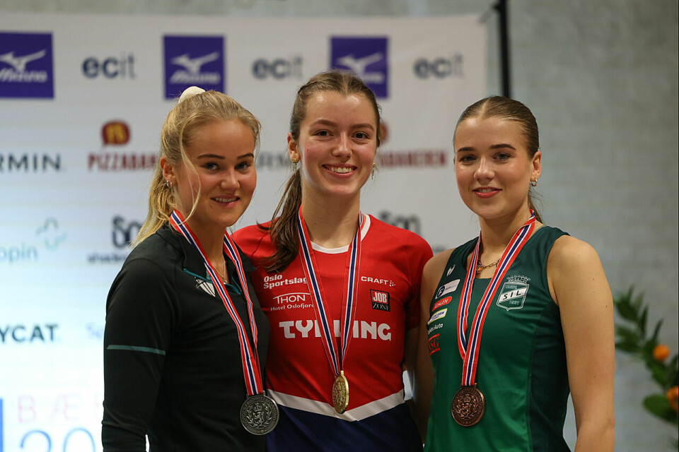 Premiepallen kvinner 1500 meter i NM Innendørs: Malin Edland, Sigrid Alvik og Maiken Homlung Prøitz. (Foto: Samuel Hafsahl) null