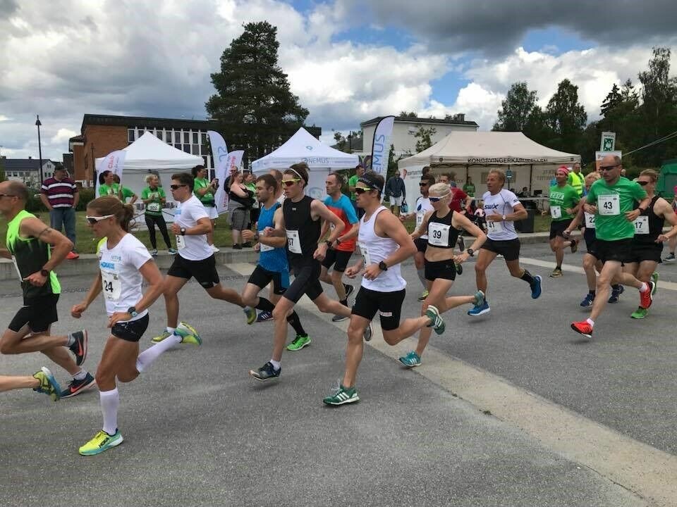 Delt seier og rekord i Sentrumsgateløpet Start_10km.jpg