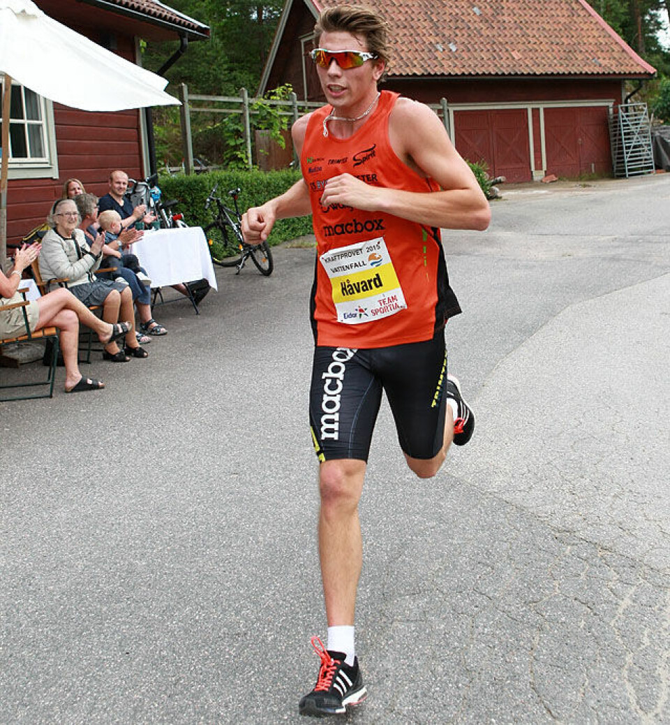 Dobbelt Etiopia og sterke vinnertider i Kraftprovet Haavard_Austevoll_10km_roed_hytte_A20G0630.jpg