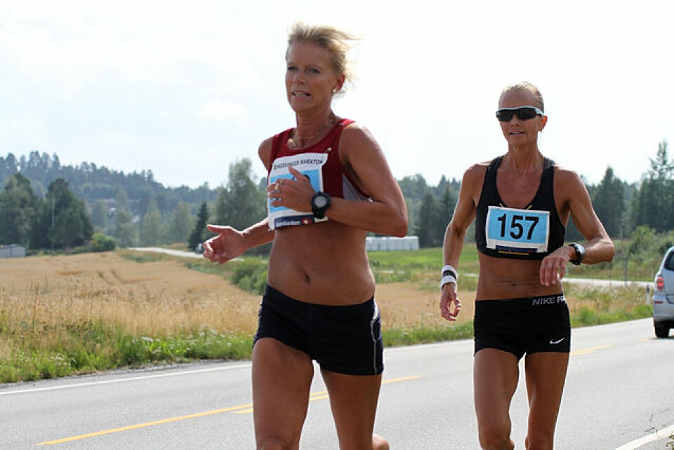 Svensk seier i sedvanlig stekhet Kongsvinger Maraton Halvmaraton_Rita_Nordsveen_Anne_Berit_Vangen.jpg