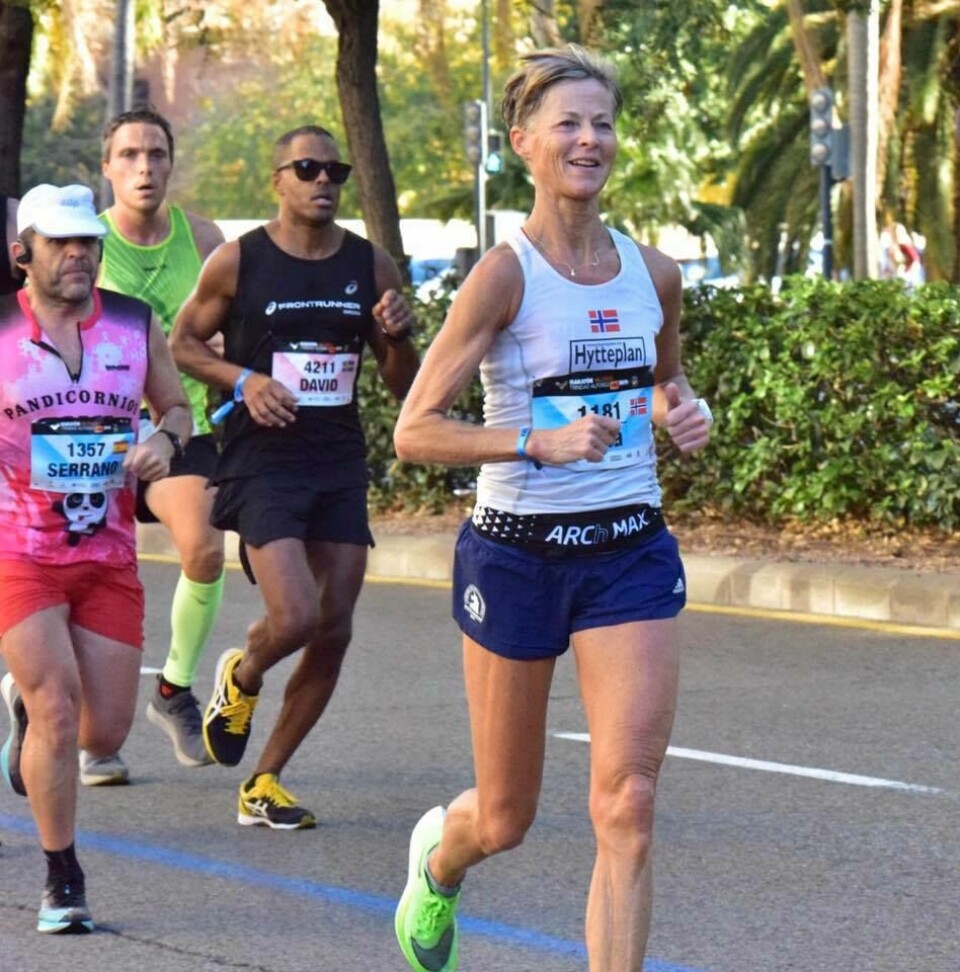 2:06:17 av Sondre Nordstad Moen i Valencia da 82 norske løp maraton Nina_Wavik_Ytterstad_løypa.jpg