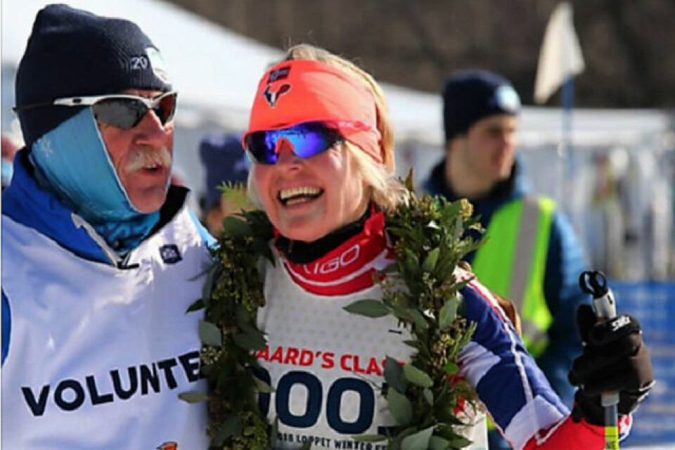 Ragnhild Bolstad fra Åslia Skilag hadde all grunn til å smile etter å tatt tre gull, en sølv i veteran-VM og avsluttet USA-turen med å vinne City of Lakes Festival. (Arrangørfoto) Ragnhild Bolstad fra Åslia Skilag hadde all grunn til å smile etter å tatt tre gull, en sølv i veteran-VM og avsluttet USA-turen med å vinne City of Lakes Festival. (Arrangørfoto)