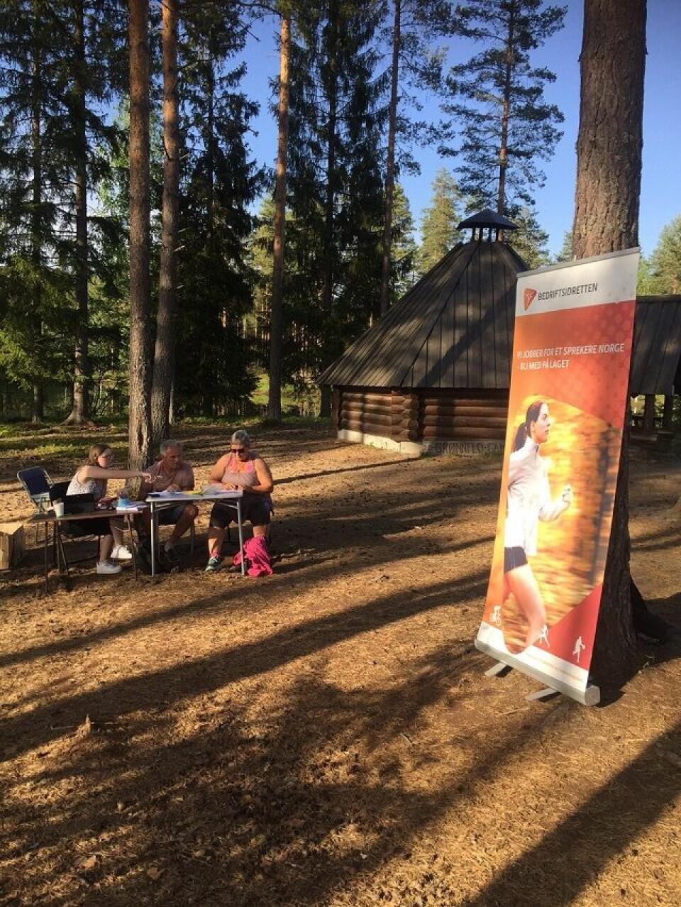 Ella Stokken og Henrik Nilsson vant på Kolemoen Damer_i_seketariatet.jpg
