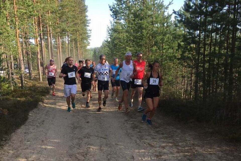 Ella Stokken og Henrik Nilsson vant på Kolemoen Tett_felt.jpg