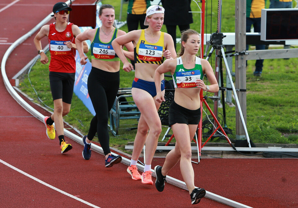 NM-feltet med dagenes sølvmedaljevinner Fride Møller Flatin først fra start. (Foto: Kjell Vigestad) NM-feltet med dagenes sølvmedaljevinner Fride Møller Flatin først fra start. (Foto: Kjell Vigestad)