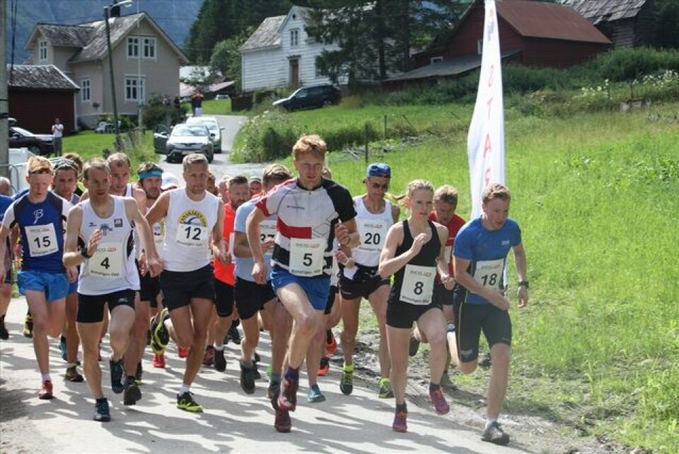 Karoline Holsen Kyte sette løyperekord i E-CO Rimstigen Opp Start_på_Bakka_i_Nærøyfjorden_Foto_Kristiane_S_Terum.jpg