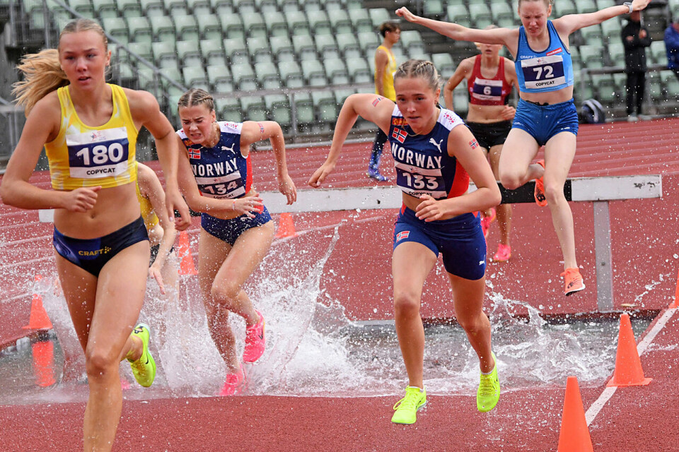 Maiken Prøitz og Thea Charlotte Knutsen ble to og fire på 3000 meter hinder. (Foto VESTPRESS) Maiken Prøitz og Thea Charlotte Knutsen ble to og fire på 3000 meter hinder. (Foto VESTPRESS)