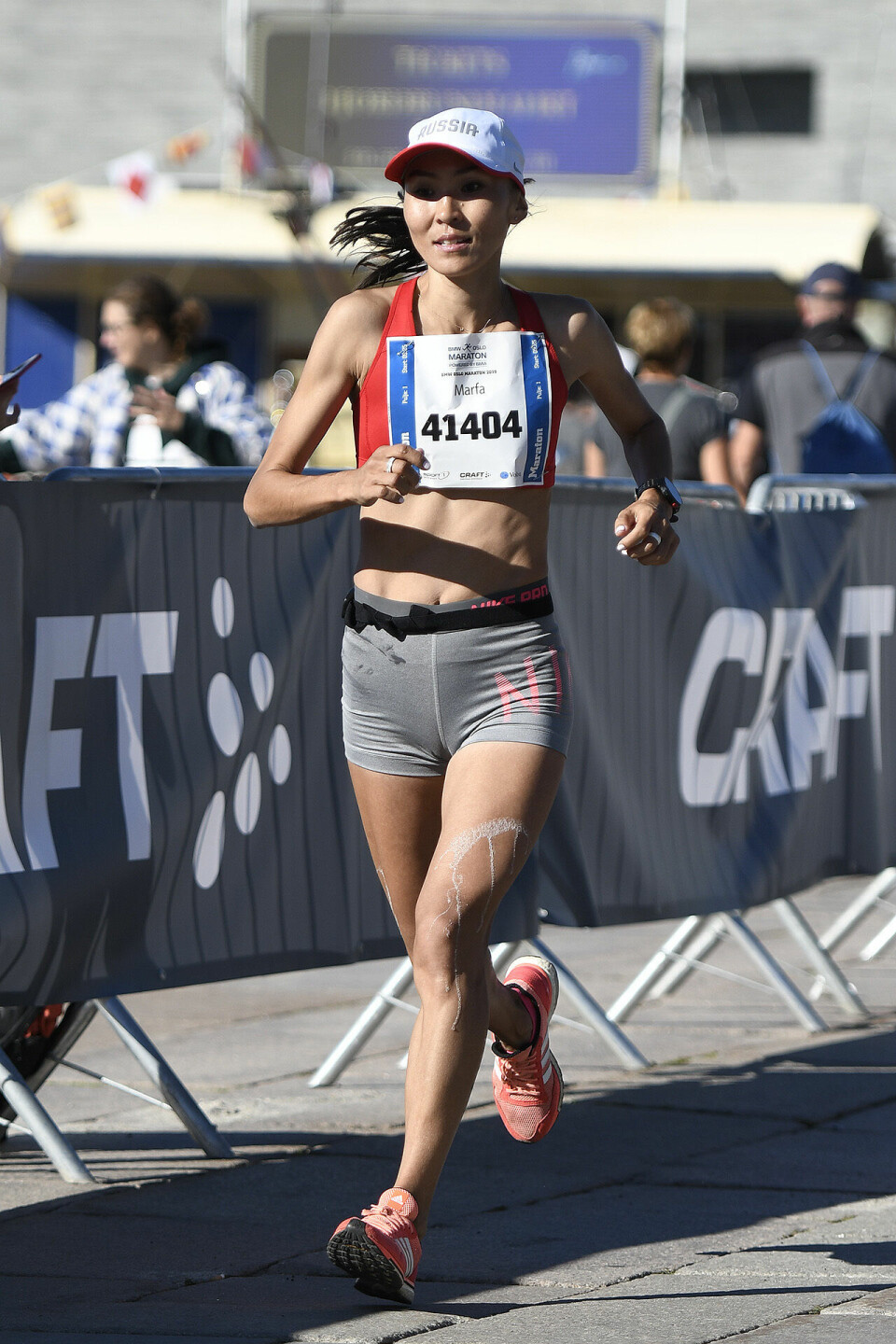 Thomas Asgautsen og Marfa Troeva vant Oslo Maraton damevinner_50D4802.jpg