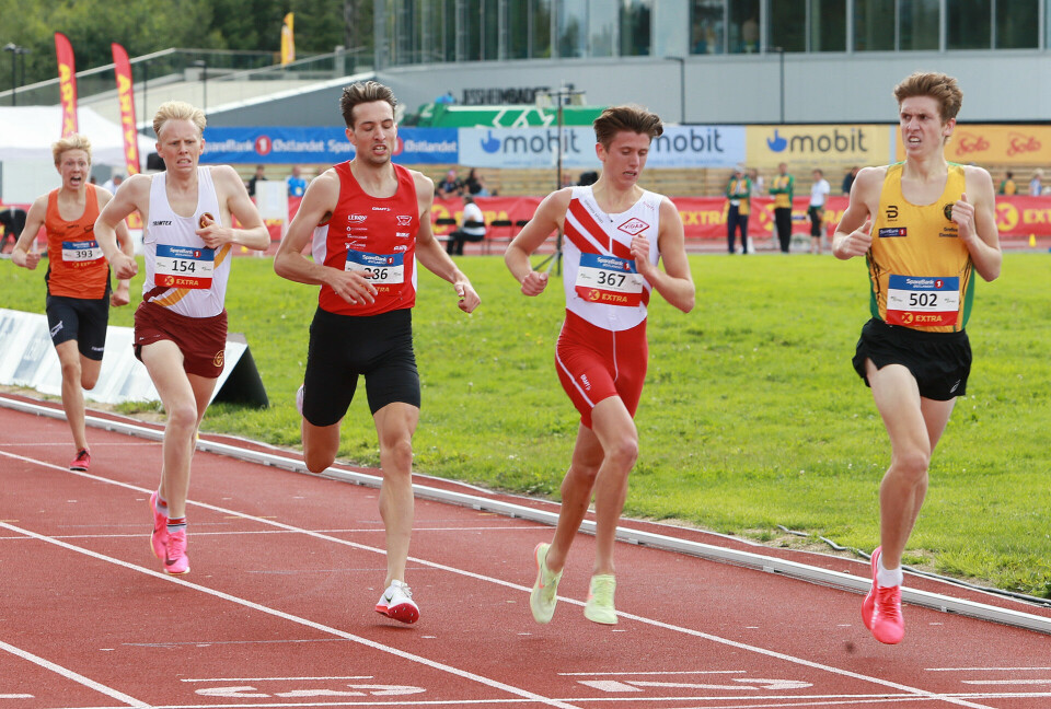 Narve og Filip viste muskler i NM-forsøket på 1500 m 1500m_menn_heat3_maalgang_bak_Nordaas_AZ3T0238.jpg