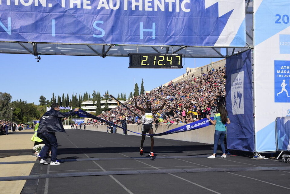 Vinneren i Athens Marathon Luka Rotich (foto: SEGAS-AMA) Vinneren i Athens Marathon Luka Rotich (foto: SEGAS-AMA)