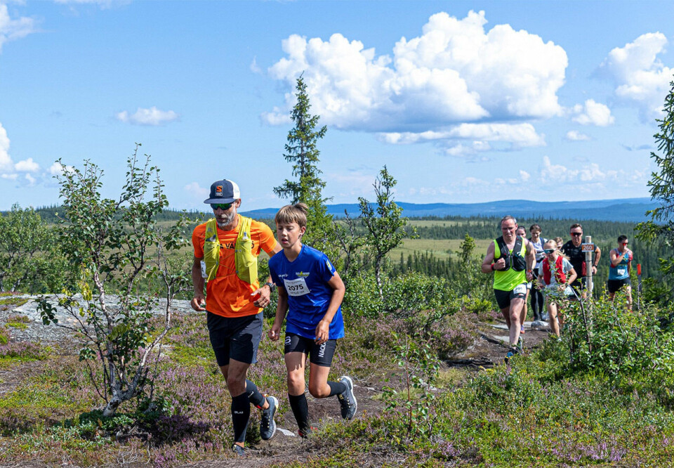 Sylvia Nordskar og Ørjan Kjeldsli vant hver sin distanse i Fjällmaraton i Åre Fjellmaraton-12km-felt.jpg