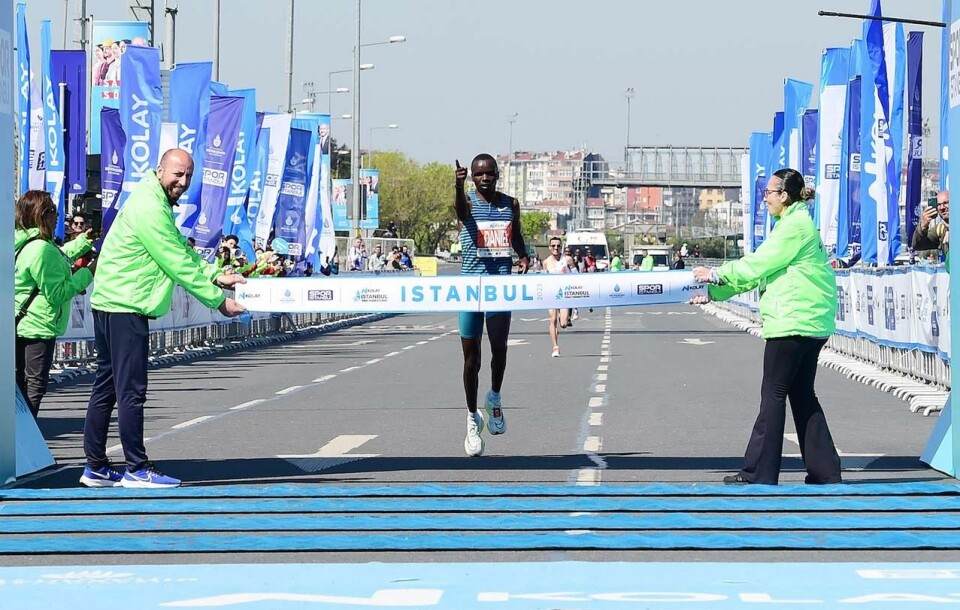 Purity Komen med overraskende seier i Istanbul halvmaraton daniel-ebenyo.jpg