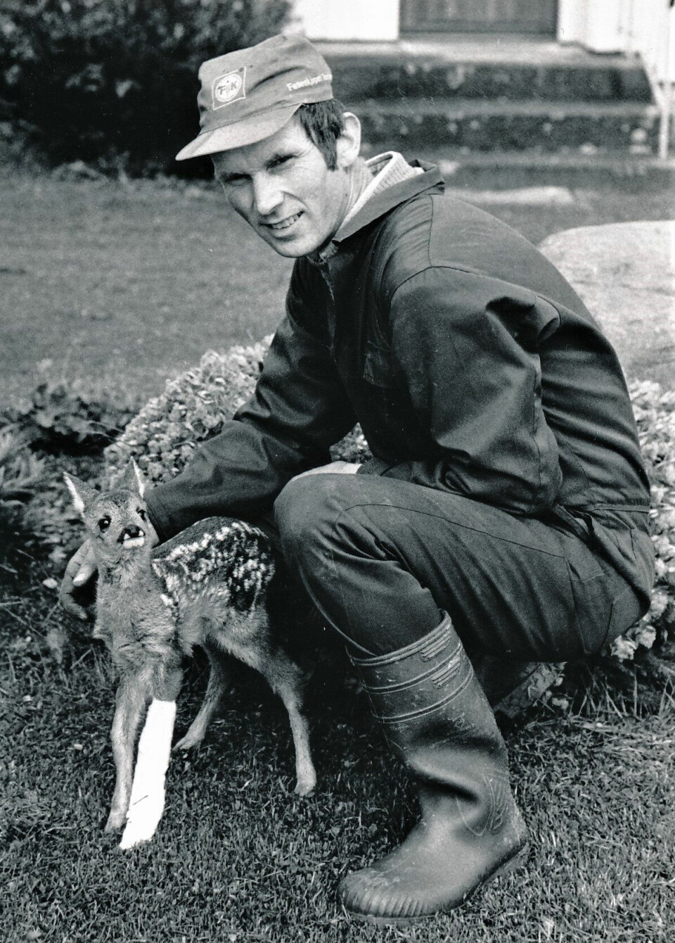 Knut Børø – hitterværingen som brøt 28-minuttersgrensa på 10 000 m Knut-Boeroe--og-raadyrkalv-foto-prvat.jpg