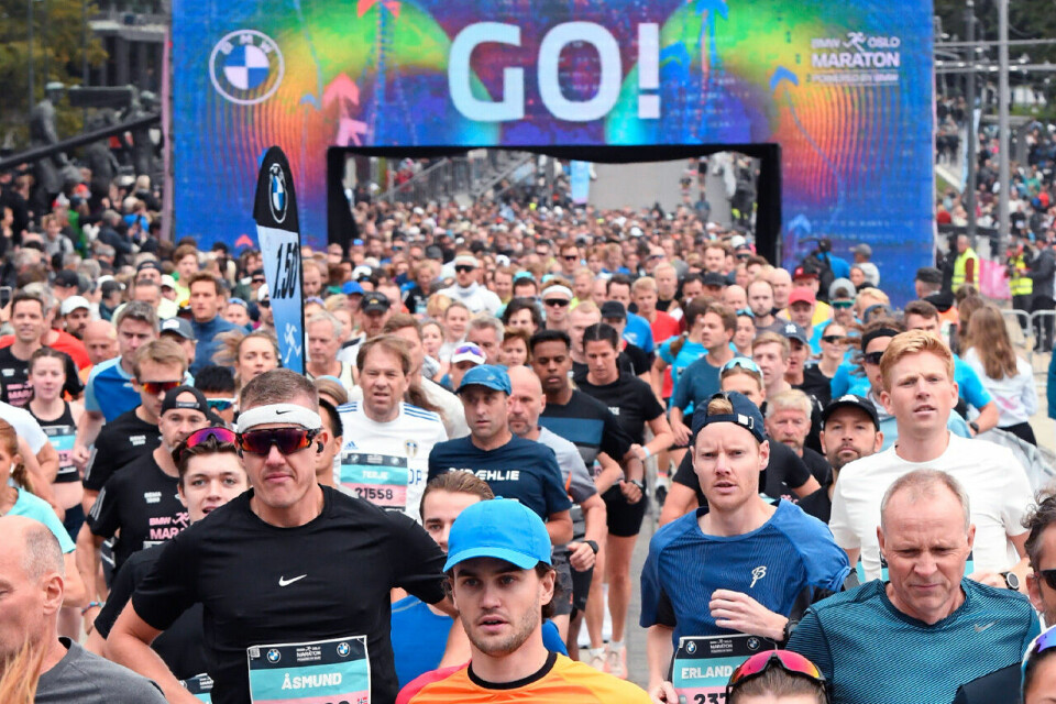 Løpebølgen har for alvor inntatt de eldre aldersgruppene Det ligger an til å bli en løpsfest av de sjeldne lørdag 21. september 2024. Her fra Oslo maraton 2023. (Foto: Bjørn Johannessen)