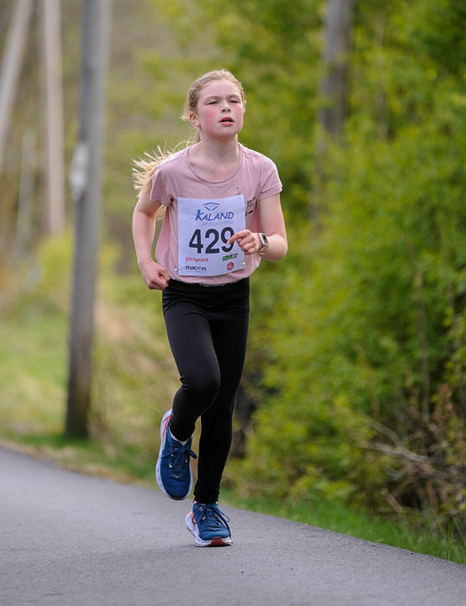 Masse løpsglede i Kaland Løpskarusell _DSC3636.jpg