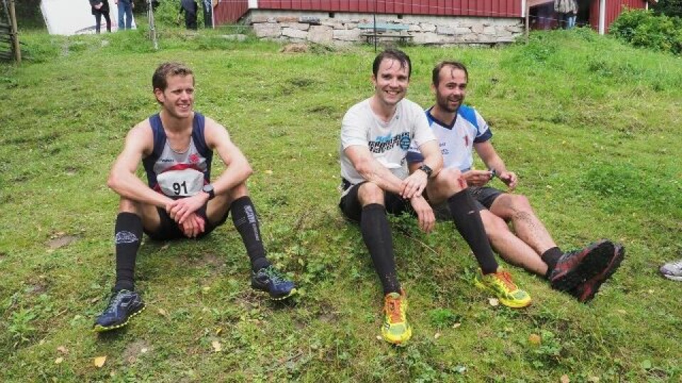 De tre beste herrene slapper av ved Sagstua etter målgang, fra venste Frode Stenberg, David Gottfridsson og Jan Andreas Edstrøm. (Foto: Miljøprosjekt Ljanselva) De tre beste herrene slapper av ved Sagstua etter målgang, fra venste Frode Stenberg, David Gottfridsson og Jan Andreas Edstrøm. (Foto: Miljøprosjekt Ljanselva)