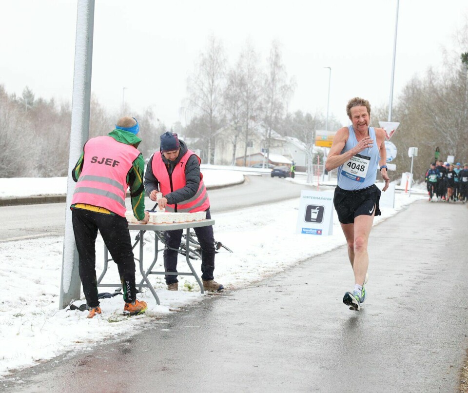 Flere trosset vinteren under Jessheim vintermaraton Odd Gunnar Tveit løper alltid i shorts og singlett under Jessheim Vintermaraton 2023