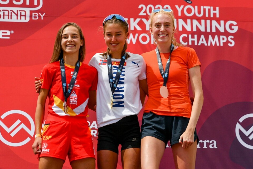 Norsk gull og sølv i skyrun i U-23 VM i Andorra søndag Pallen Women Youth B.jpg