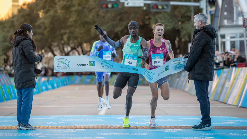 Det ble kamp om seieren mellom Addisu Gobena og Conner Mantz, med førstnevnte som vinner. (Foto: Aramco Americas) Det ble kamp om seieren mellom Addisu Gobena og Conner Mantz, med førstnevnte som vinner. (Foto: Aramco Americas)