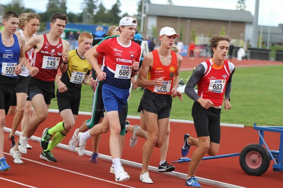 Klar favorittseier til Tobias Grønstad på 3000 meter i G17 IMG_2769_G17-3000_start (1280x853).jpg