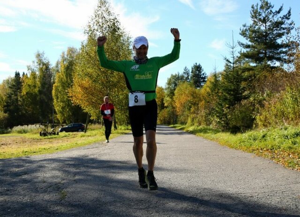 Therese Falk og Ragnar Nygård vant 2 x 50 km ultraløp Olav-Engen-Ultra50km-Ragnar-maalgang (640x464).jpg