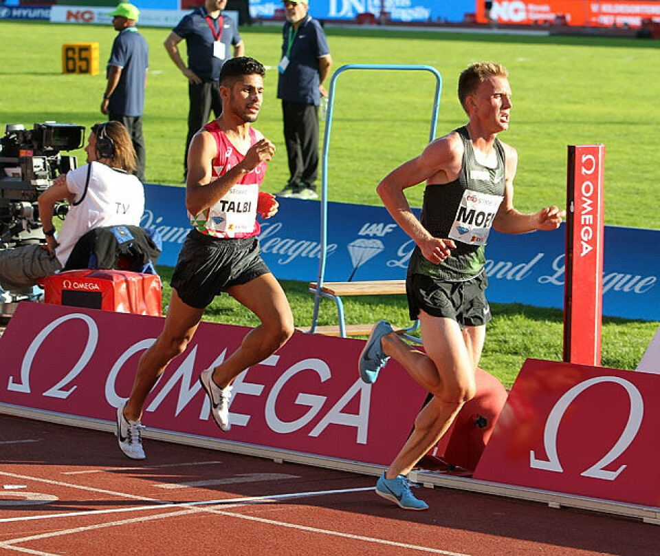 Het 10.000 m vunnet med tre hundredeler - altfor hett for de norske 10000m_Sondre_N_Moen_og_marokkaner_A20G6208.jpg