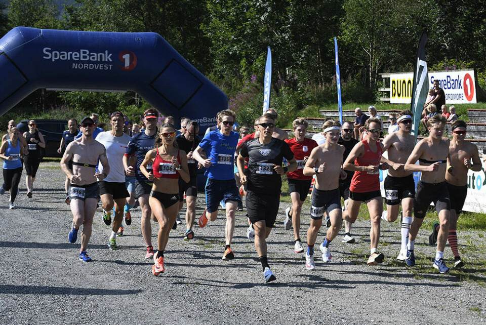 Live ble hare for gutta Folkeløp-Batnfjord-starten10km.jpg