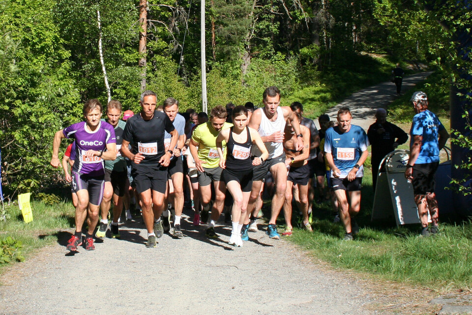 Starten går for kort løype. (Foto: Sverre Larsen) Starten går for kort løype. (Foto: Sverre Larsen)