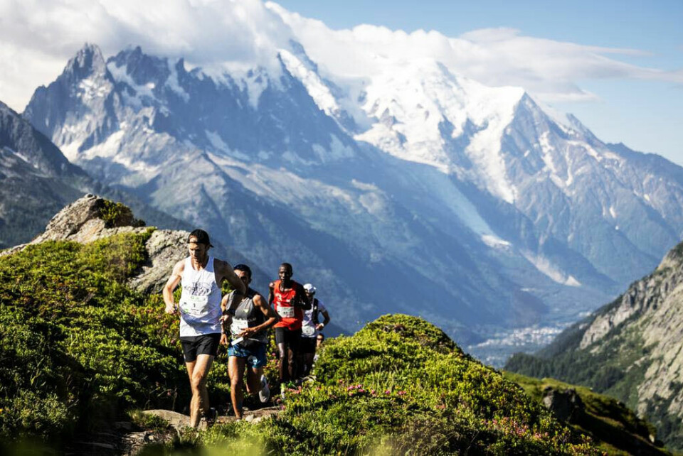 Jonathan Albon var med i teten hele veien. Her ser vi han lede an i den lange stigningen opp mot Col des Posettes. (Foto: arrangøren) Jonathan Albon var med i teten hele veien. Her ser vi han lede an i den lange stigningen opp mot Col des Posettes. (Foto: arrangøren)