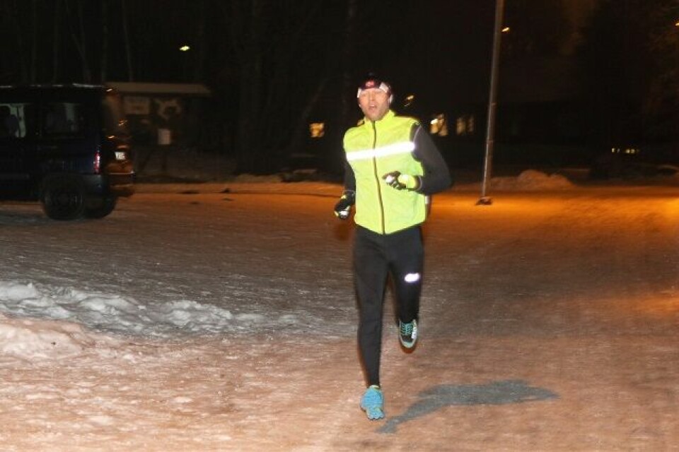 Bjørn Egil Nordseth inn til 14.15 på den 4,1 km lange runden, bare 23 sekunder bak sin og Henning Mortensens løyperekord satt på bar asfalt. (Foto: Esther Innselset) Bjørn Egil Nordseth inn til 14.15 på den 4,1 km lange runden, bare 23 sekunder bak sin og Henning Mortensens løyperekord satt på bar asfalt. (Foto: Esther Innselset)