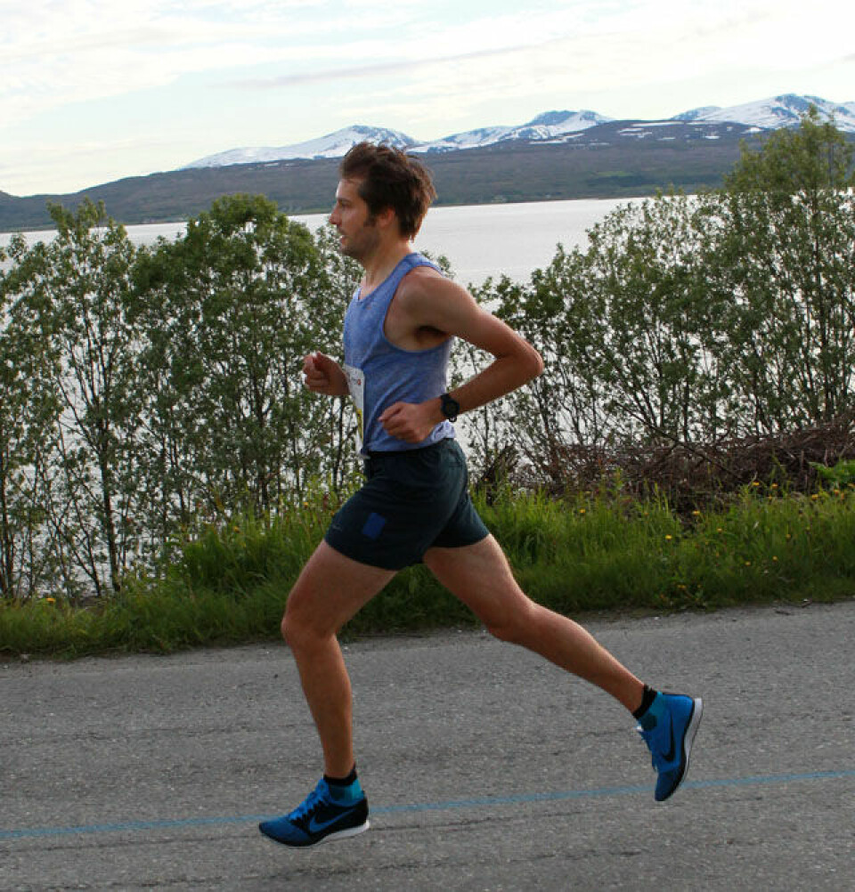 Midnight Sun Maraton - en femstjernes løpsfest GRant_Schmidlechner_i_motsols_fjell_A20G8456.jpg