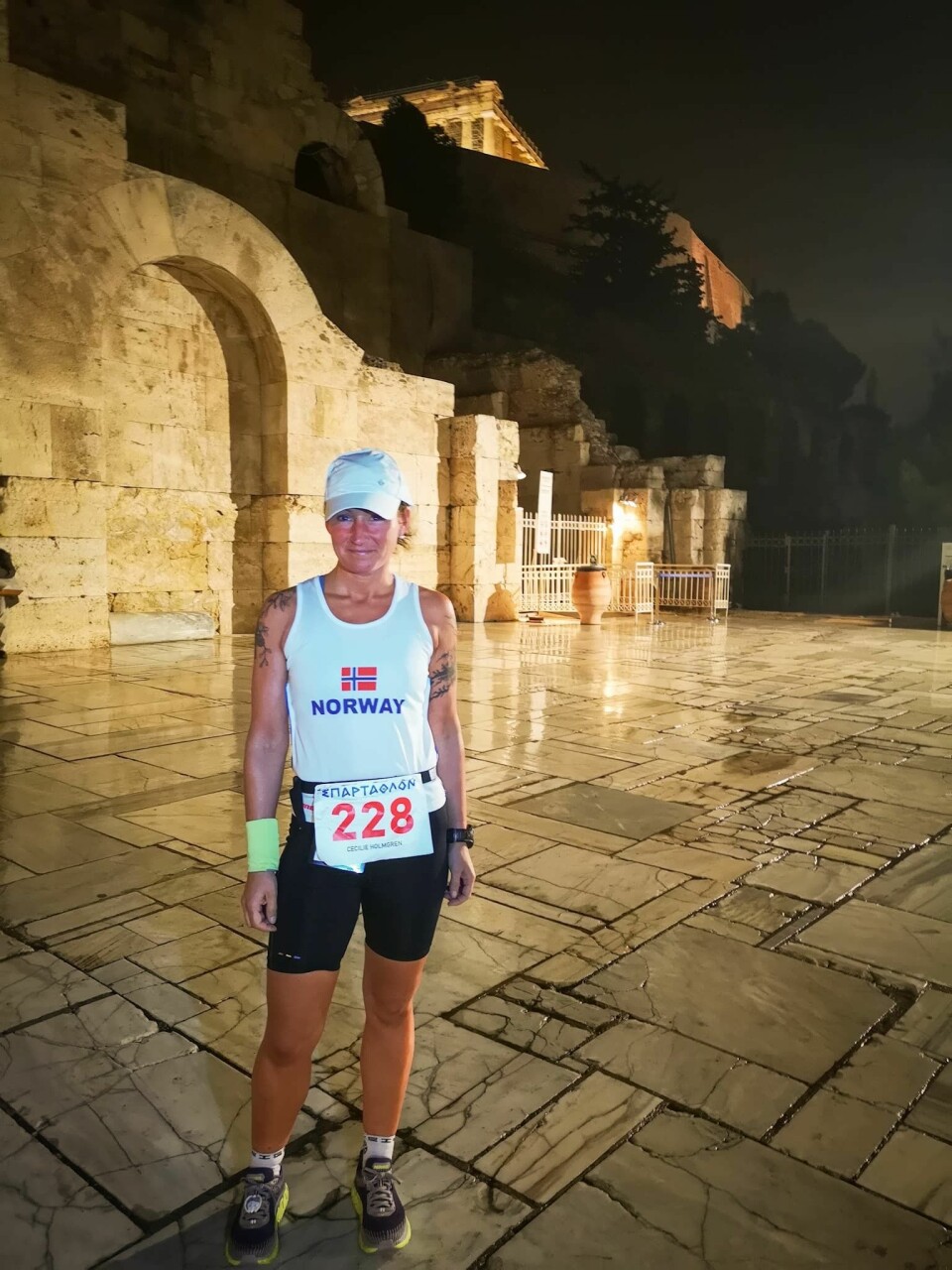 Cecilie Holmgren ble historisk i Spartathlon Cecilie_i_greske_omgivelser.jpg