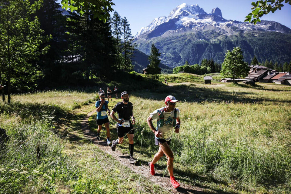 51 norske deltok da Jonathan Albon vant Mont Blanc Marathon MBM-23-km-felt-herrer.jpg
