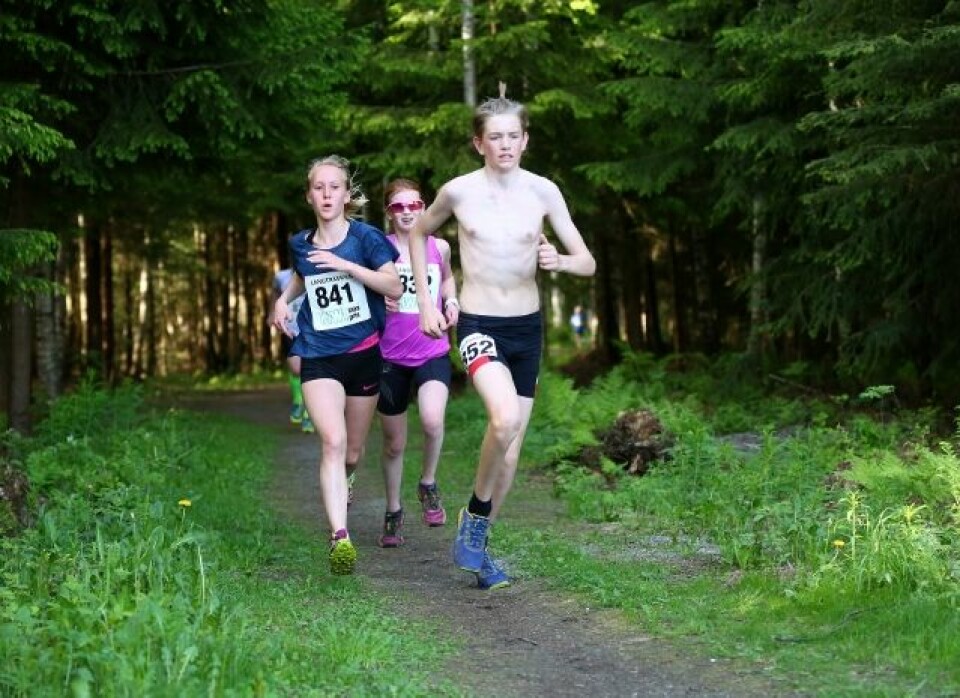 Tettrioen på 5,6 km med Sofia og Emil foran Martine. (Foto: Bjørn Hytjanstorp) Tettrioen på 5,6 km med Sofia og Emil foran Martine. (Foto: Bjørn Hytjanstorp)