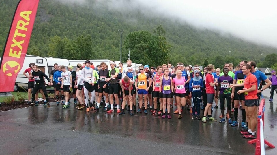 Haugsnes og Aders vant MSM Ekstremløp i tåke og regn Starten.jpg