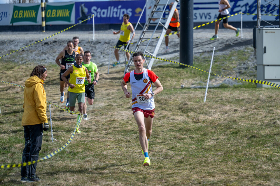 Espen Kristiansen, foran, dro avgårde fra resten av feltet umiddelbart. (Foto: Samuel Hafsahl) Espen Kristiansen, foran, dro avgårde fra resten av feltet umiddelbart. (Foto: Samuel Hafsahl)