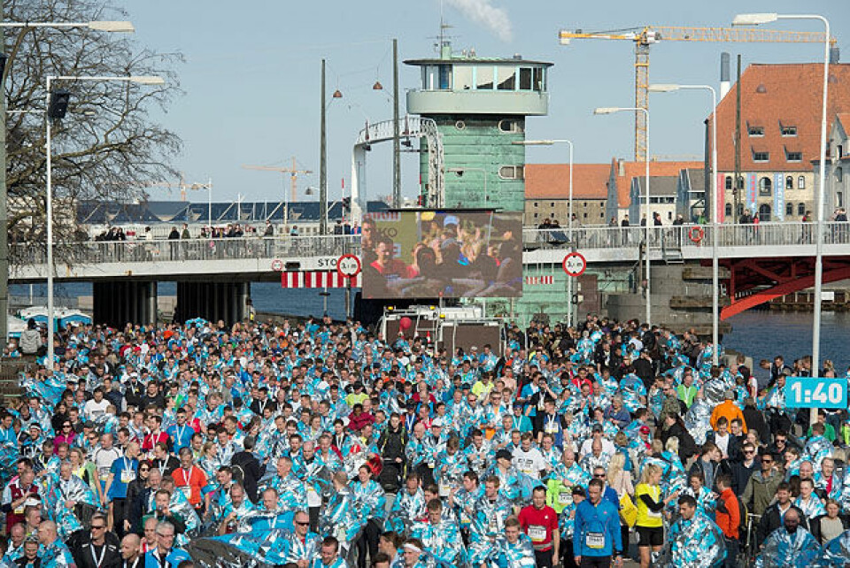 Mange gode norske tider i VM i halvmaraton i København Etter_maal_massen_Bo_Amstrup__DSC6322.jpg