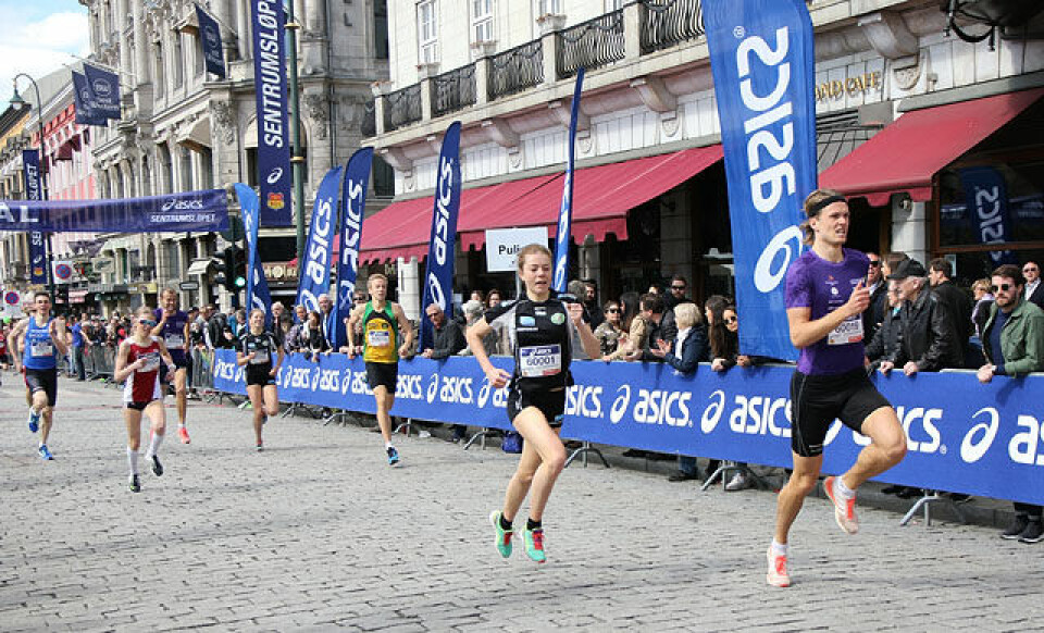 Malin Edland og Håkon Mushom vant Sentrumssprinten 800m_Mushom_i_tet_4S7A1844.jpg