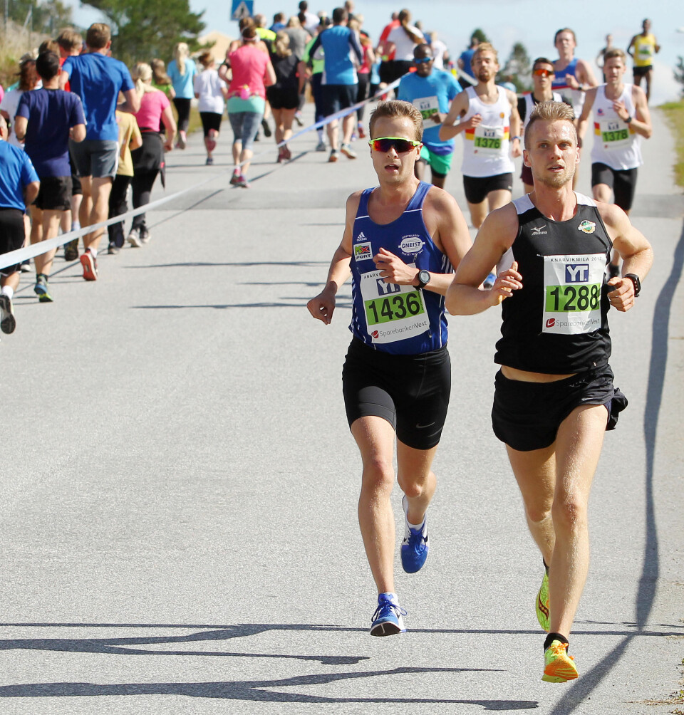Svein Roar Kvamme og Eli Anne Dvergsdal vant 5 km i Knarvik Andreas_Iden_Svein_Roar_Kvamme_baktropp_mm_A20G1245.jpg