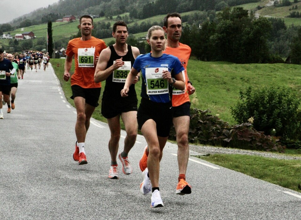 Deltakerrekord og ideelt løpevær på Jølster Maraton 10km_Sølvi_Renate_Nedreberg_Askeland