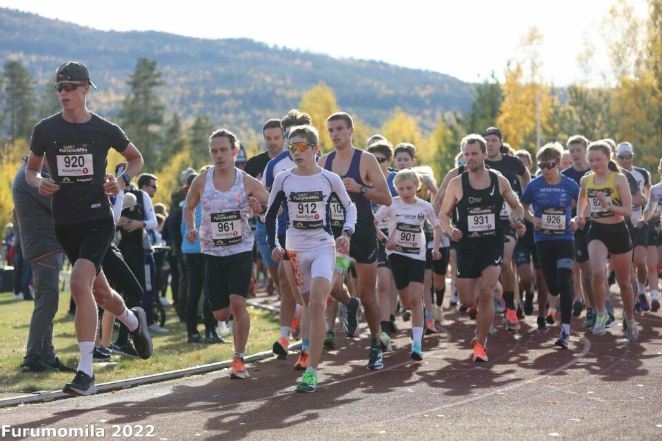 Den 40. utgaven av Furumomila i fint høstvær Starten 5 km.jpg