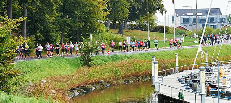 Åtte norske løp H. C. Andersen Marathon i Odense HCAndersen_langs_vannet_damer.jpg