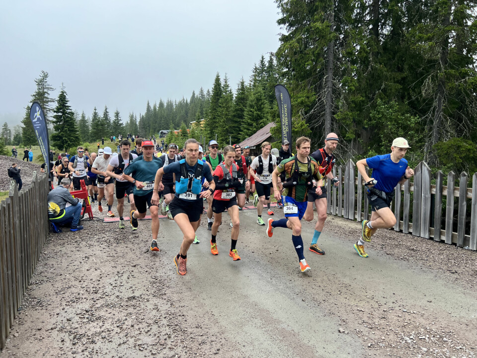 Løyperekorder av Stine Holager og Didrik Hermansen i Romeriksåsen på langs Start (Foto Ann-Kristin Mathiesen).jpg