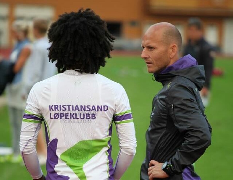 Kristiansand Løpeklubb arrangerer NM100 km 2. mai 2015 Krsand_løpeklubb_drakt (2)