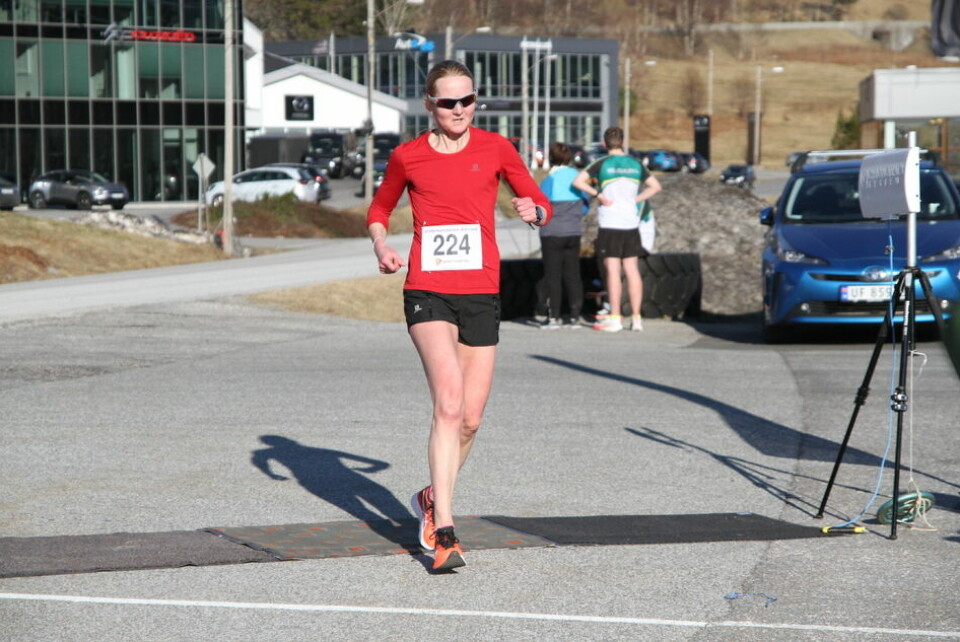 Kamp om seieren på 10 km i Ålesund 10km_Louise_Skak