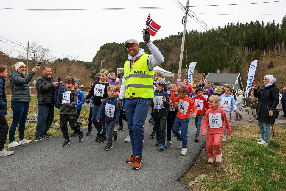 Her går den kontrollerte starten av barneløpet på 600 meter. (Alle foto: Arne Dag Myking) Starten av barneløpet