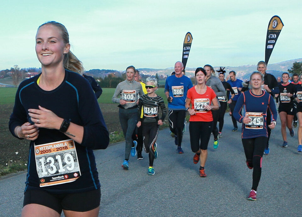 Hytteplanmila - høydepunktene, klassevinnerne og rekordene 8km_vid_Lina_Enoksen_fartsholdere_43-20_AZ3T3729.jpg